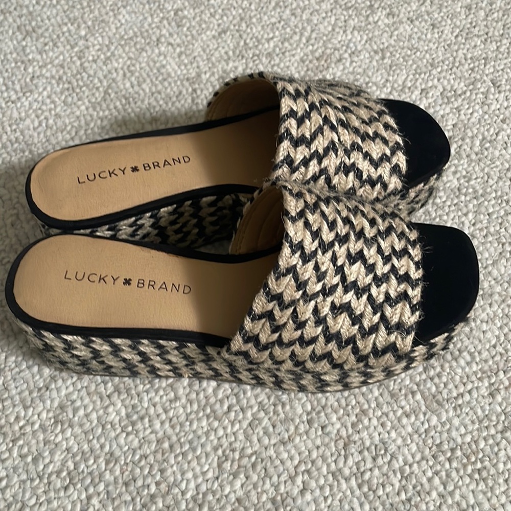 Lucky Brand woven espadrille platform sandals